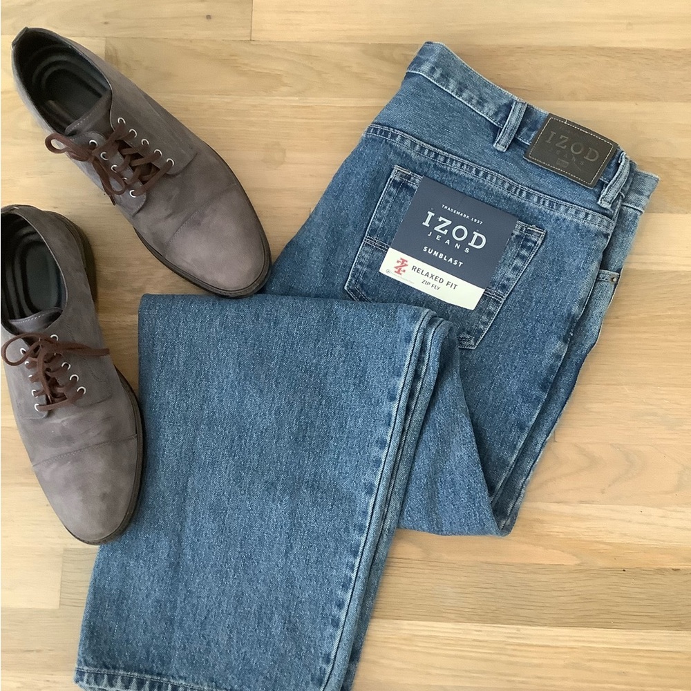 NWT IZOD SUNBLAST RELAXED FIT JEANS❤️❤️❤️❤️